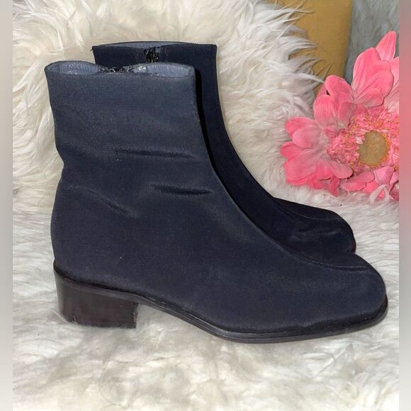 Stuart Weitzman Gor-Tex Chelsea Boots Black 7 - Picture 3 of 8